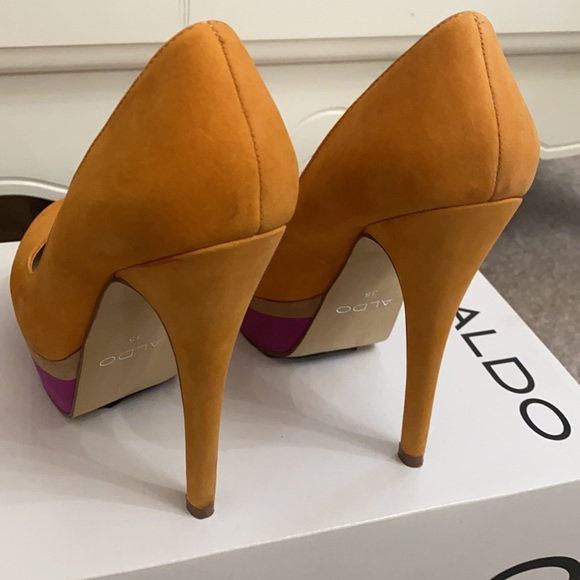 Aldo Antonini Orange Pumps (Size 5) - Picture 4 of 6